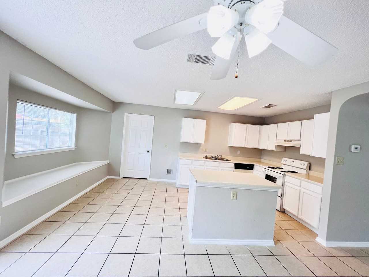 8010 Cherry Glade - Photo 5 of 17