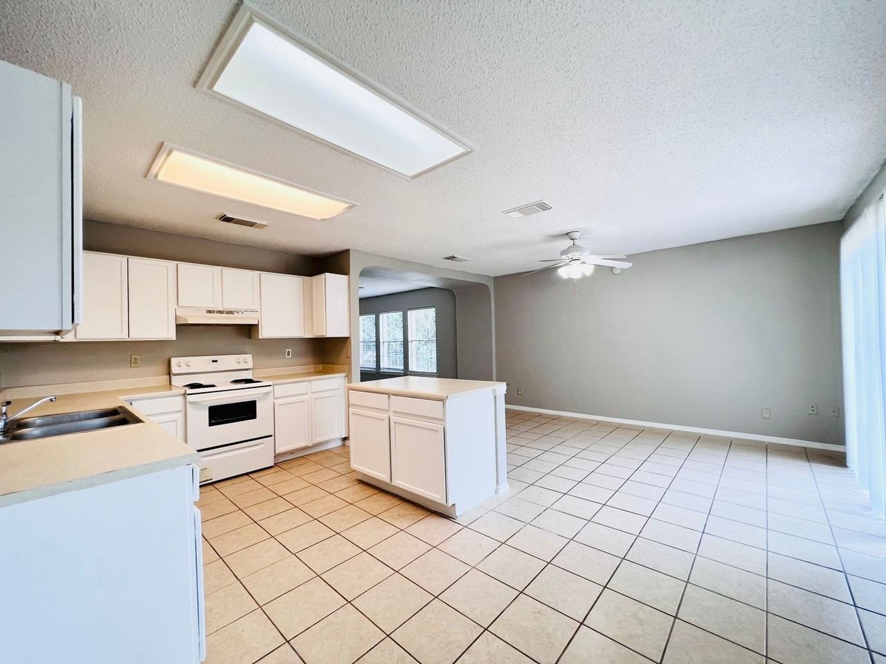 8010 Cherry Glade - Photo 6 of 17