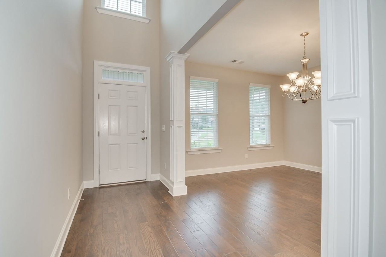 893 Williford Run Dr - Photo 4 of 36