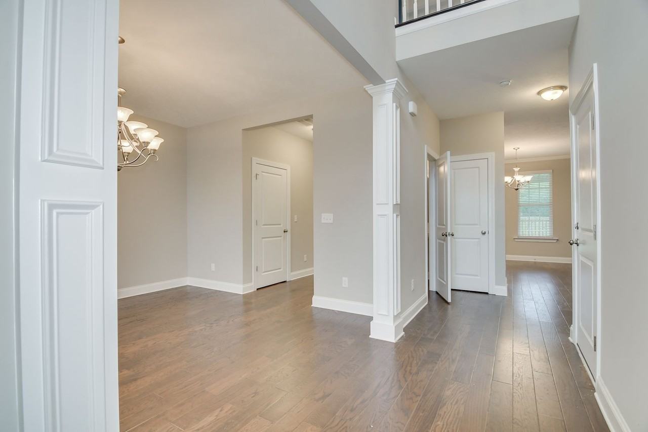 893 Williford Run Dr - Photo 5 of 36