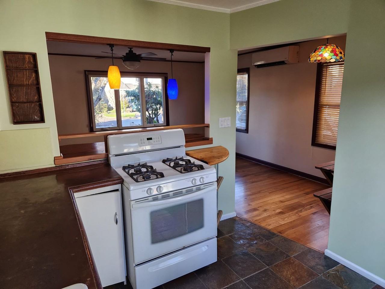 2310 N Wygant St - Photo 3 of 14