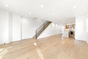 featured image of 456 N Poinsettia Pl