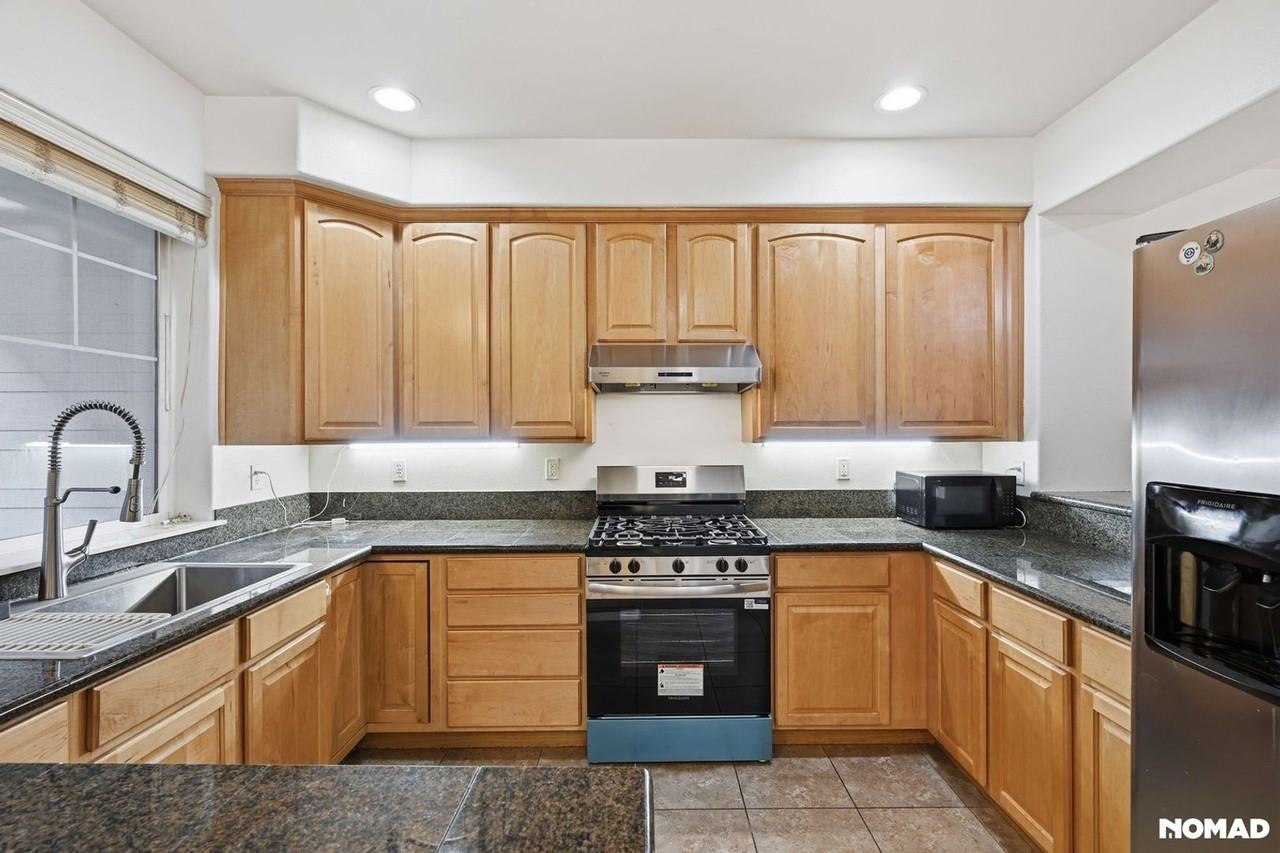 15 164th St Sw - Photo 3 of 39