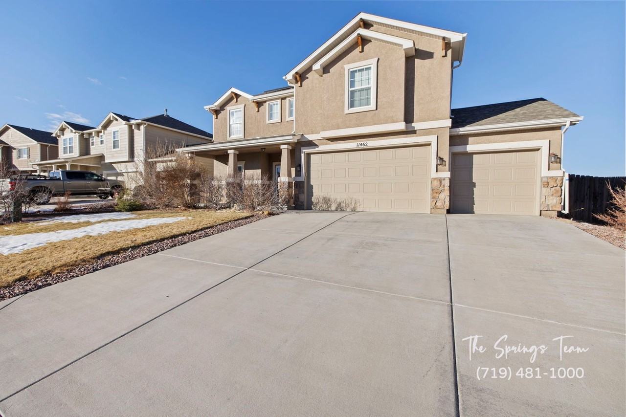 11462 Avena Rd - Photo 2 of 50