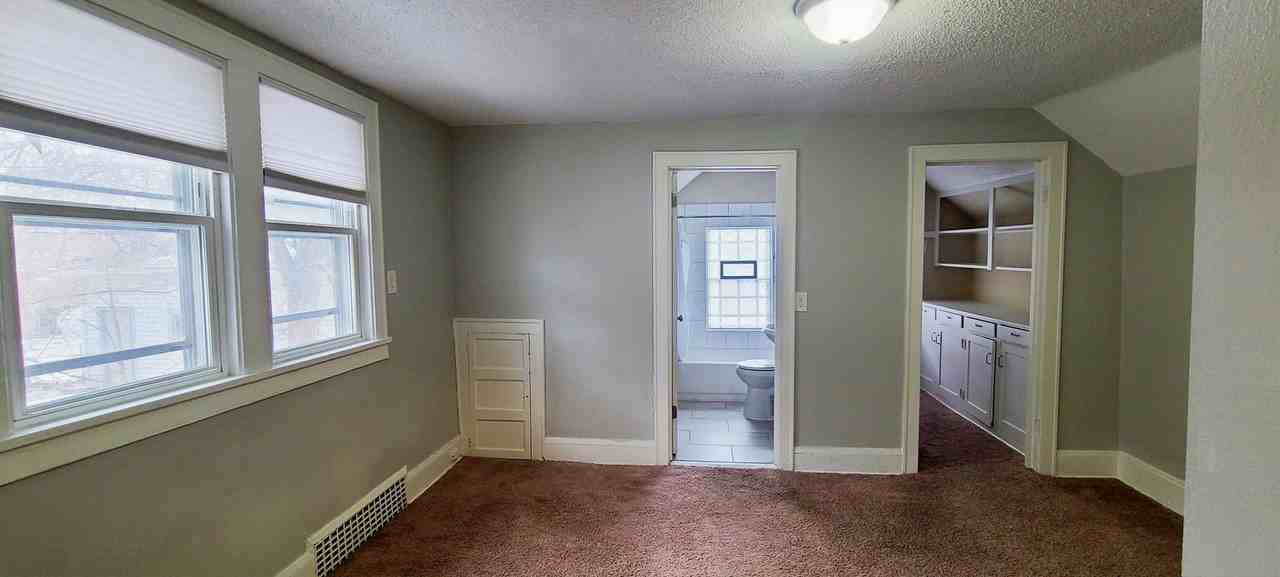 625 Morgan Ave N - Photo 7 of 19