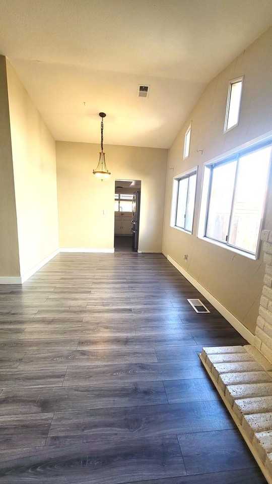 4405 Primavera Ave - Photo 2 of 23