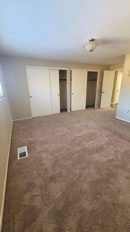 4405 Primavera Ave - Photo 6 of 23