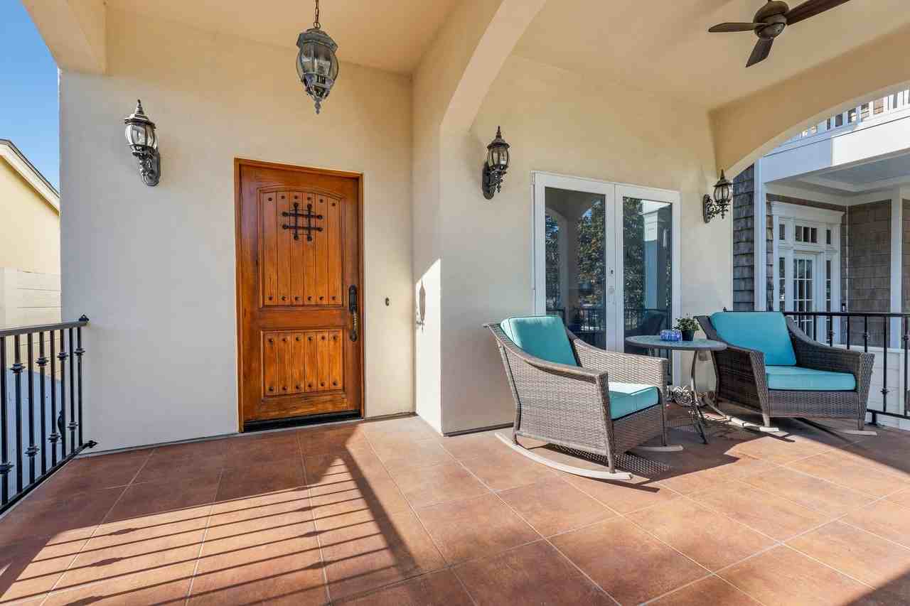 352 F Ave - Photo 4 of 34