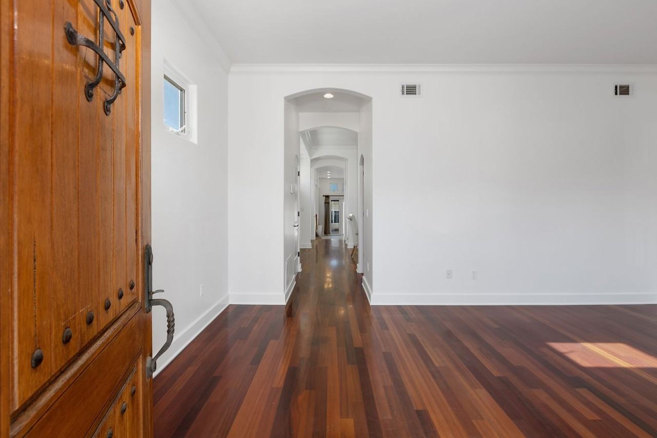 352 F Ave - Photo 5 of 34