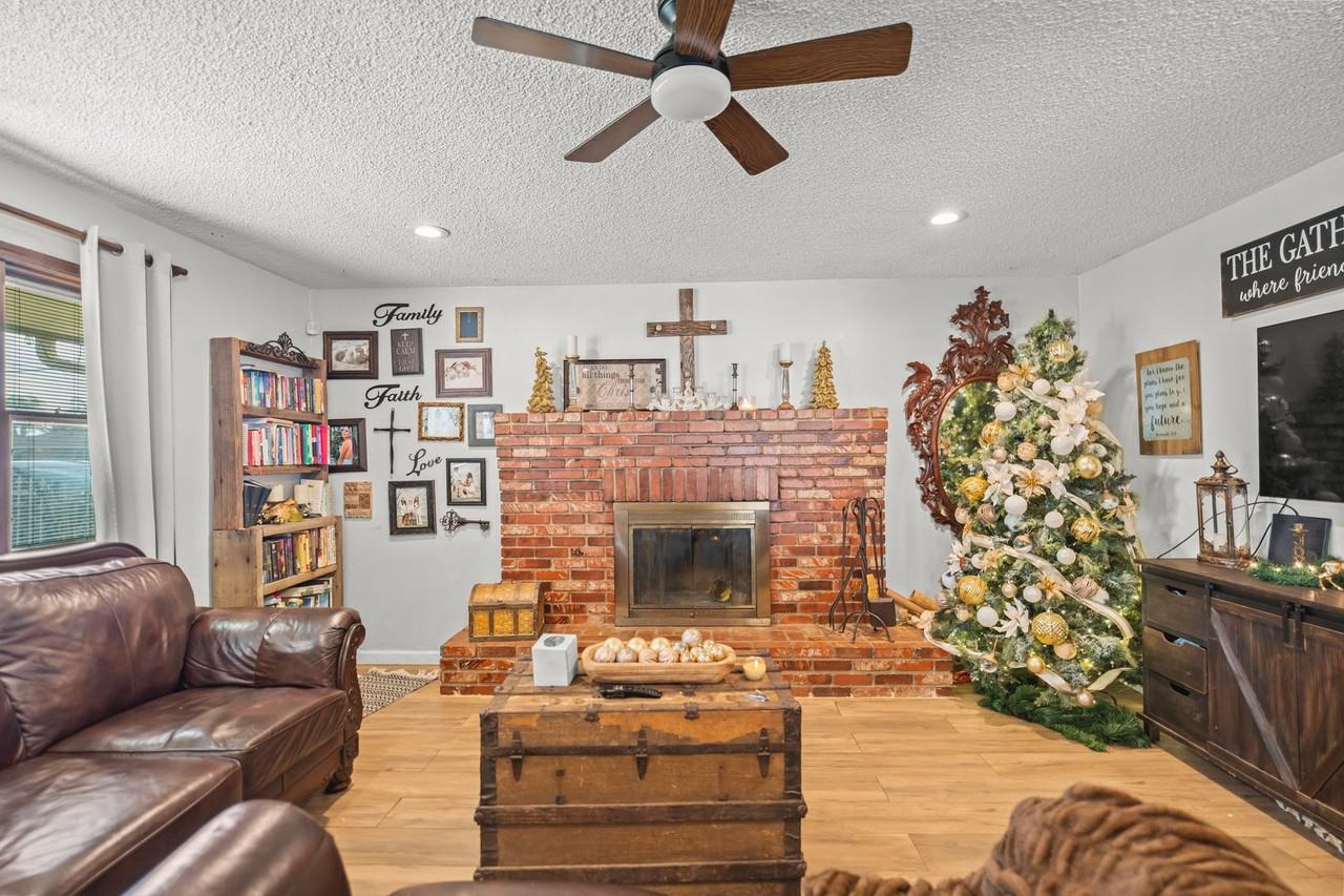 311 Cross St - Photo 3 of 12