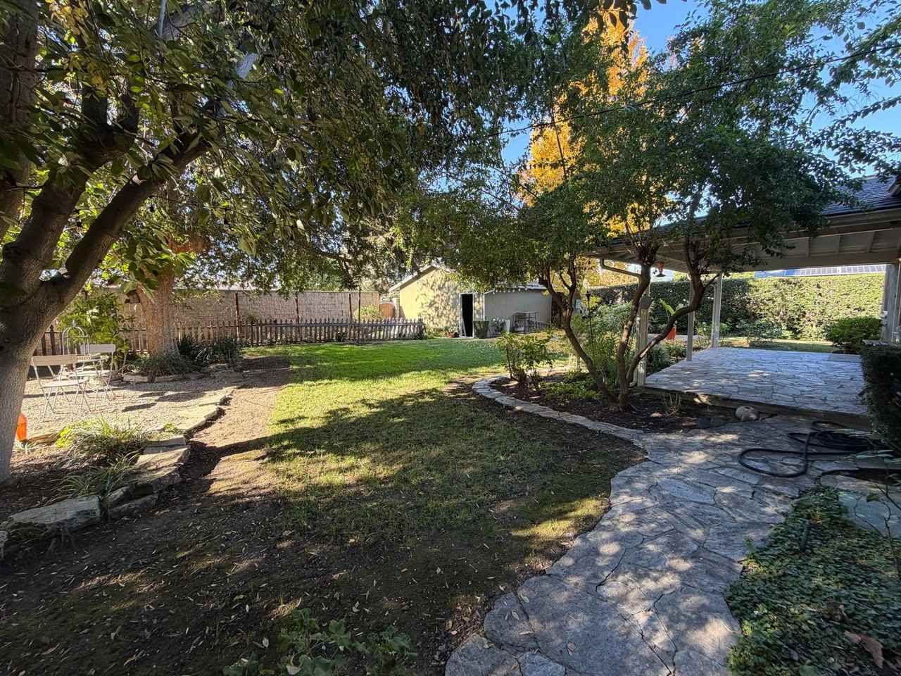 483 S Hollenbeck St - Photo 2 of 22