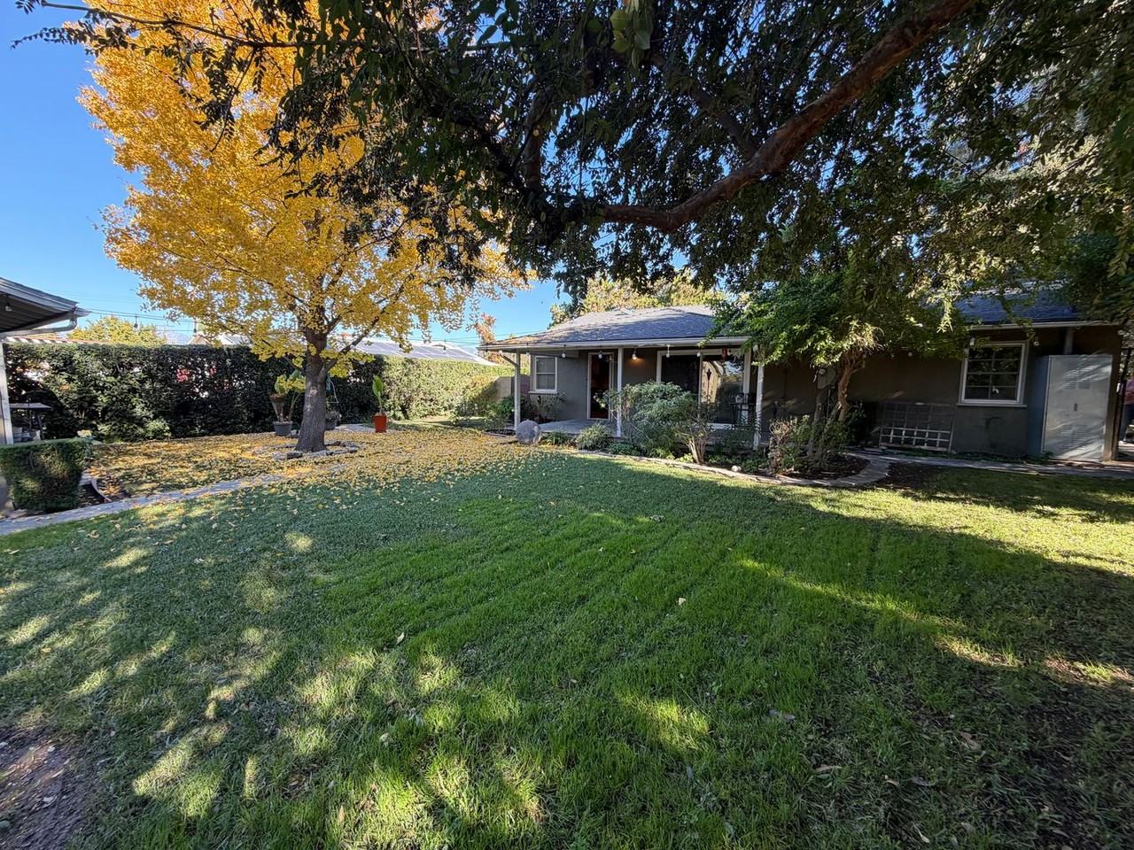 483 S Hollenbeck St - Photo 3 of 22