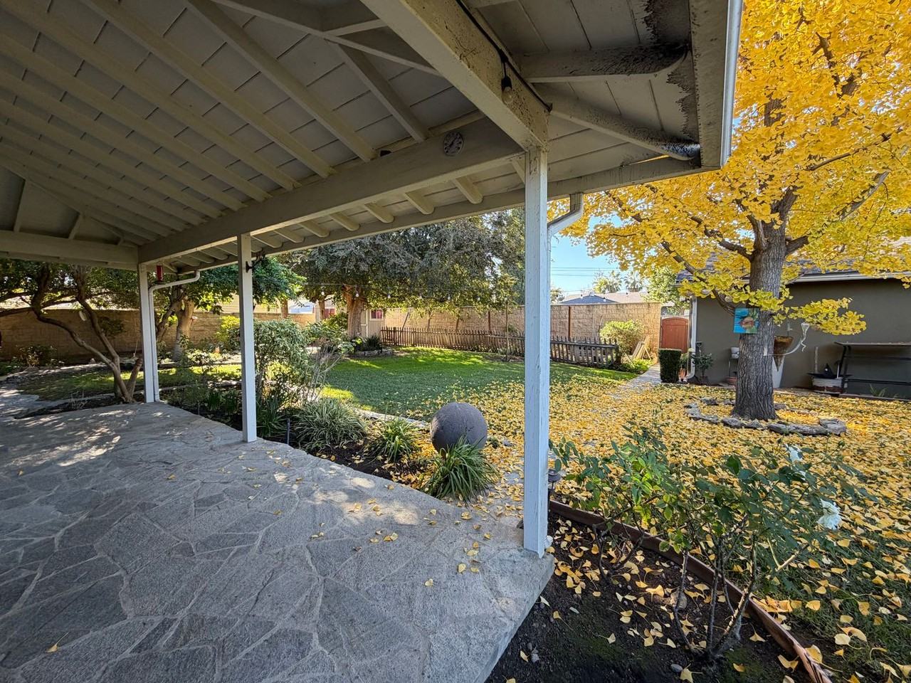 483 S Hollenbeck St - Photo 5 of 22