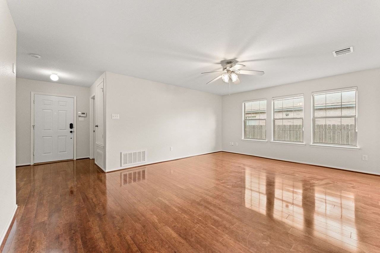 203 Sil Cv - Photo 5 of 32