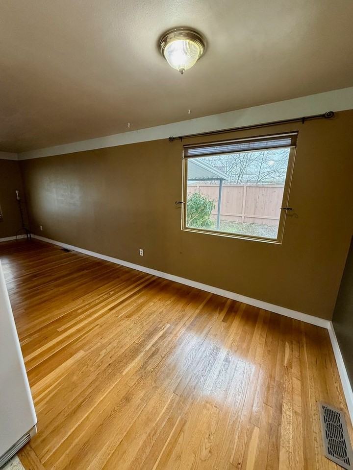 7111 N Dakota St - Photo 7 of 23