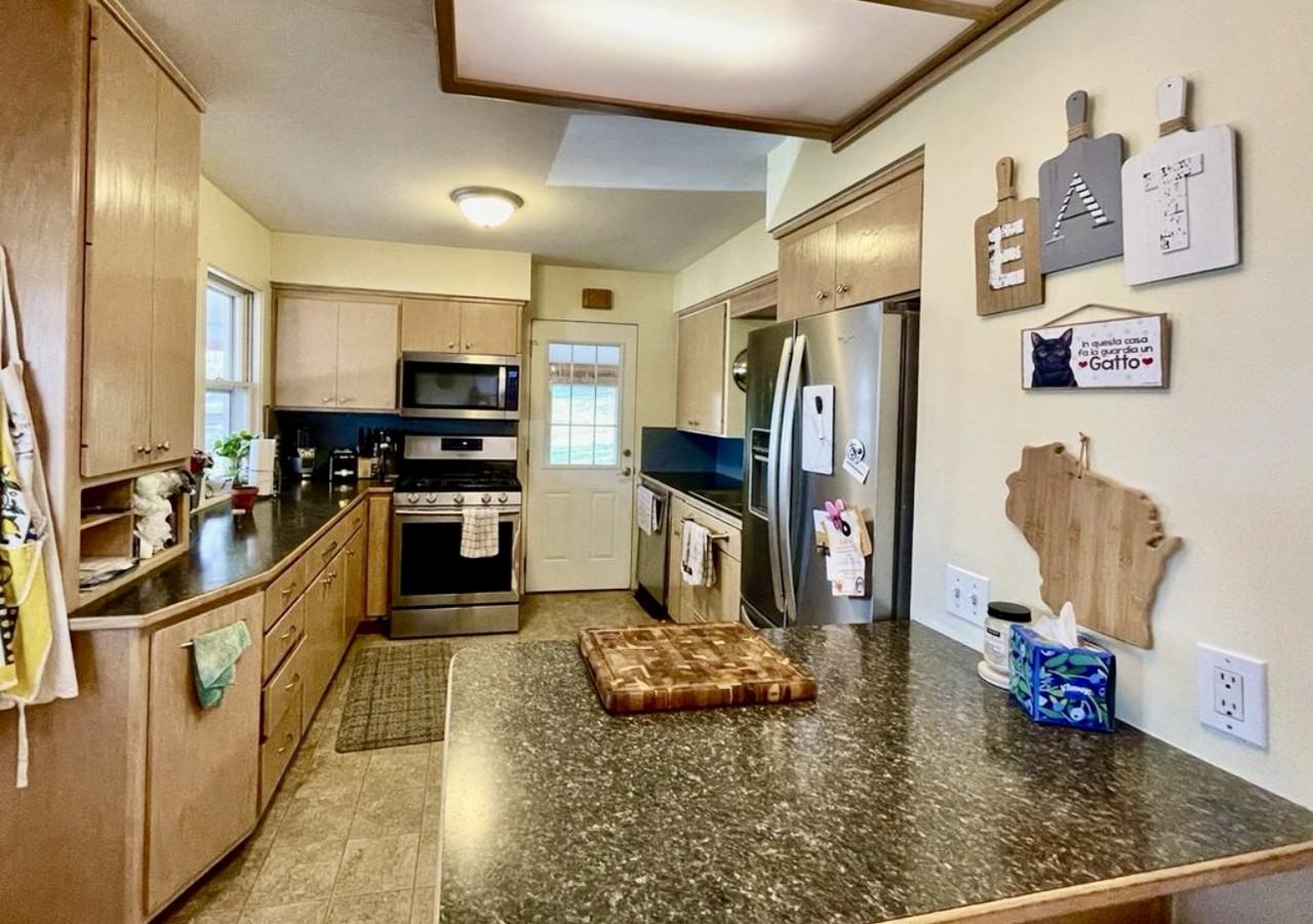 1820 Fisher St #4 - Photo 4 of 13