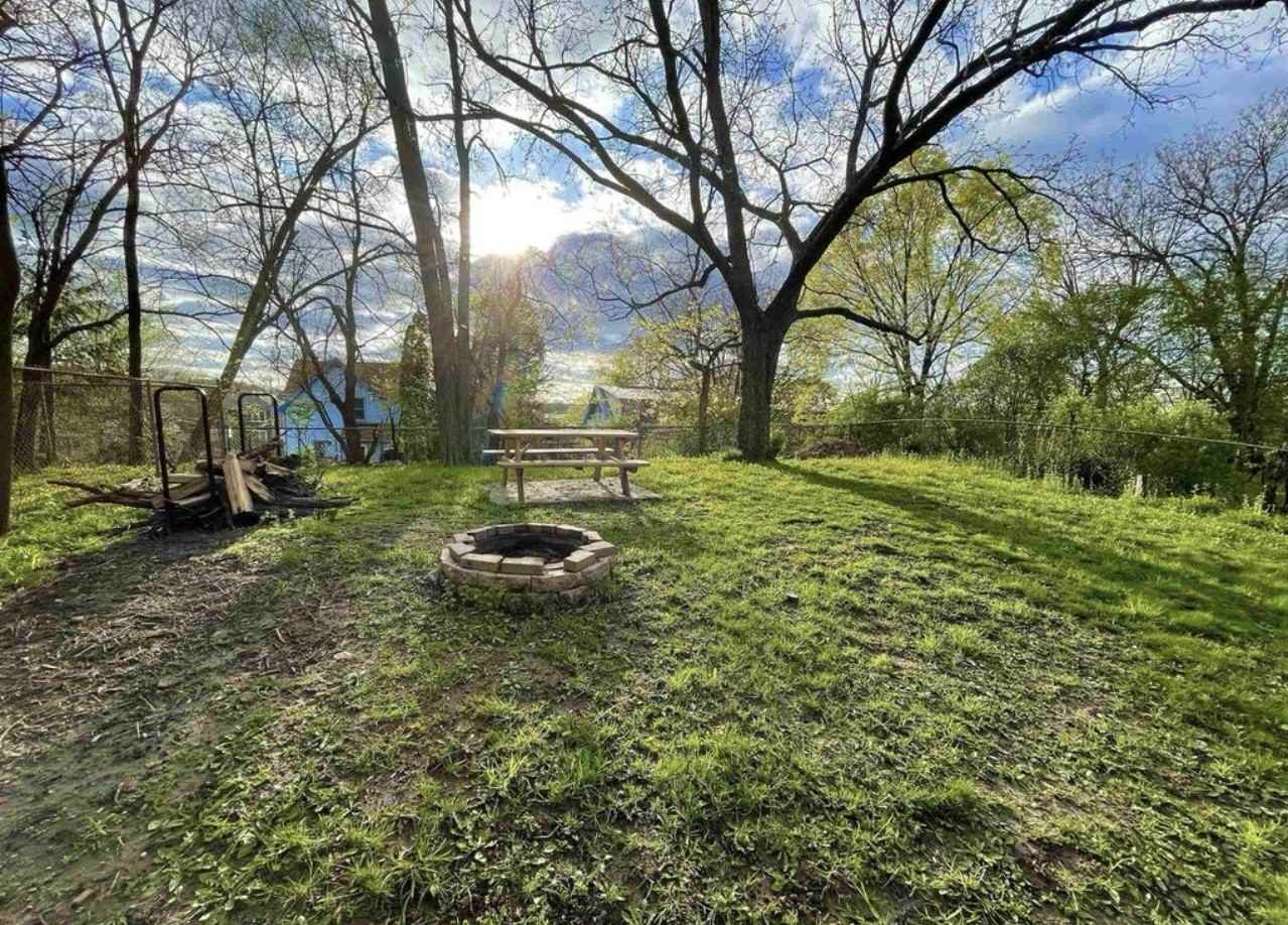 1820 Fisher St #4 - Photo 5 of 13