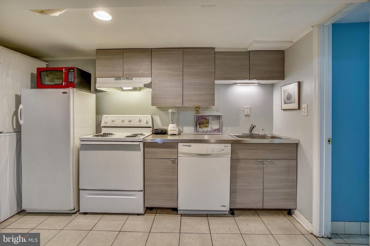 154 W St Nw #B - Photo 4 of 4