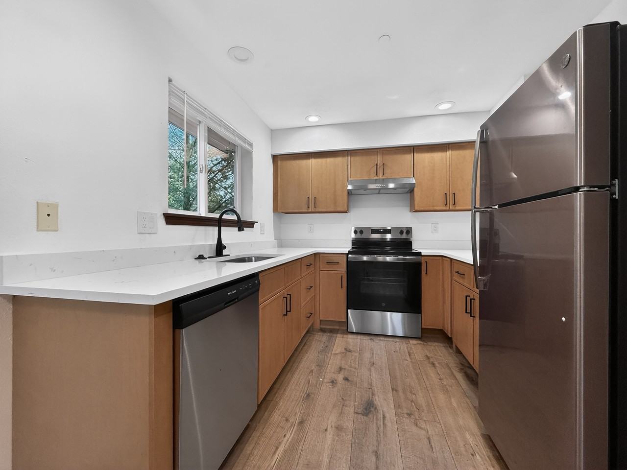 115 W Casino Rd #L - Photo 2 of 17