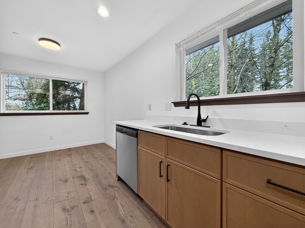 115 W Casino Rd #L - Photo 3 of 17