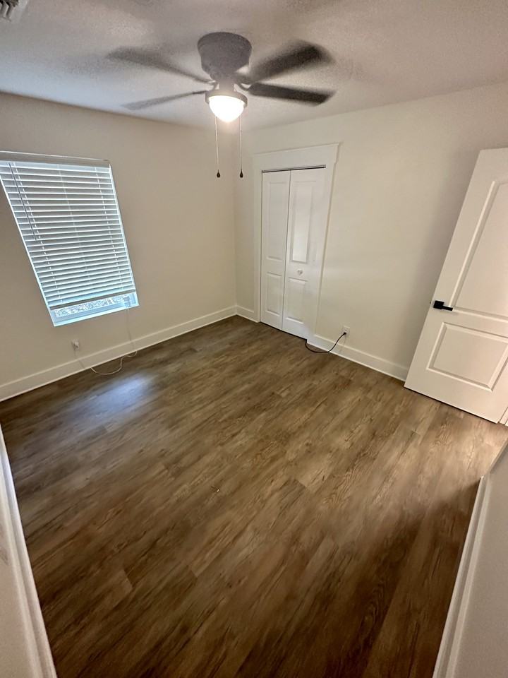 1019 Steves Ave #1 - Photo 6 of 12