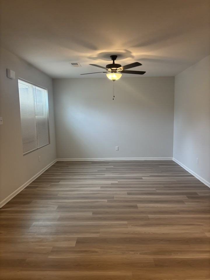 5383 Clinchport Cir #1 - Photo 6 of 18