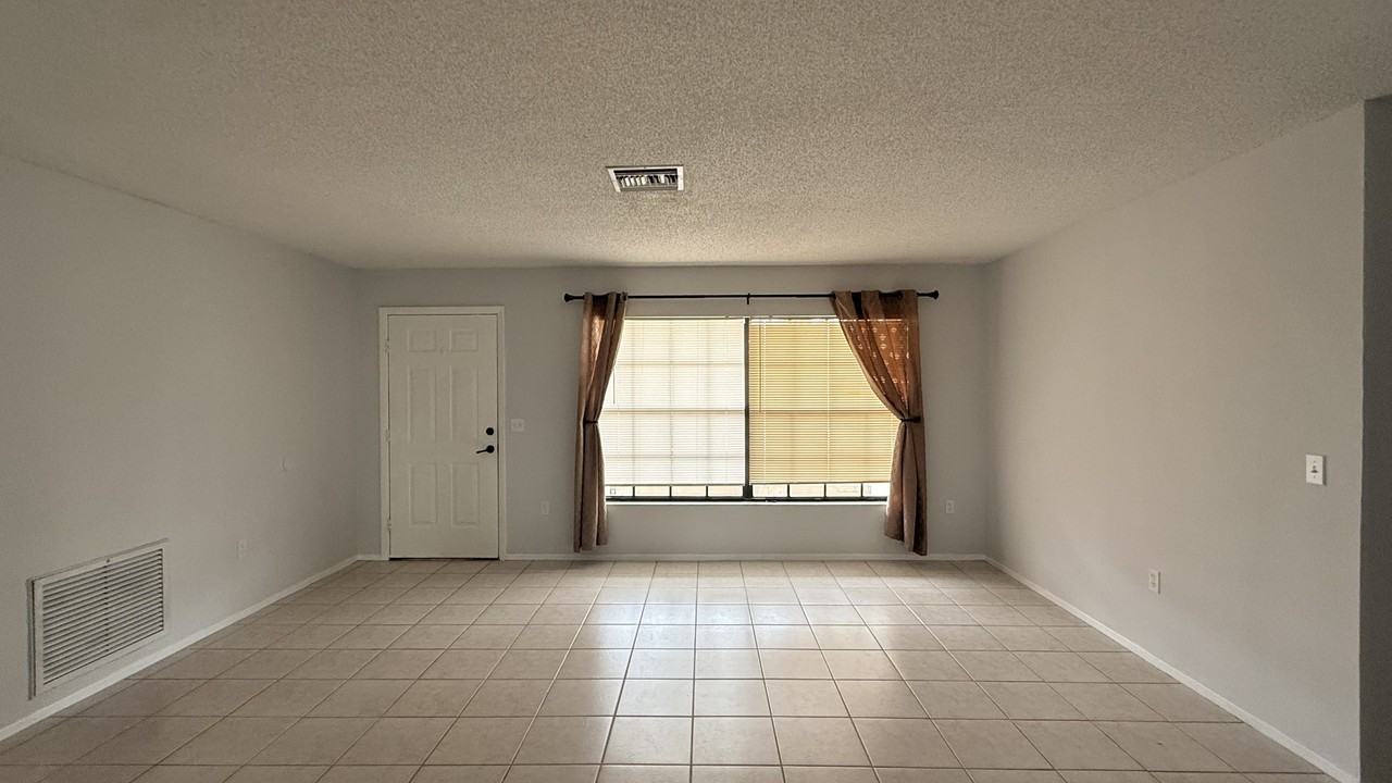 7846 Royal Hart Dr #1 - Photo 3 of 25