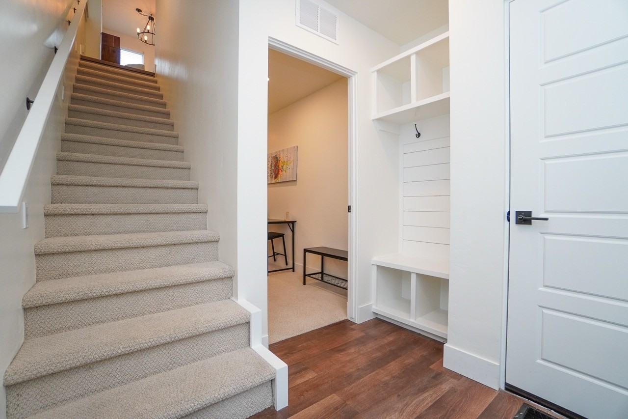 479 E Violets Cove Ln #1 - Photo 2 of 27