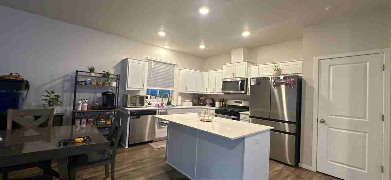 477 Himalaya St Ne #1 - Photo 5 of 22