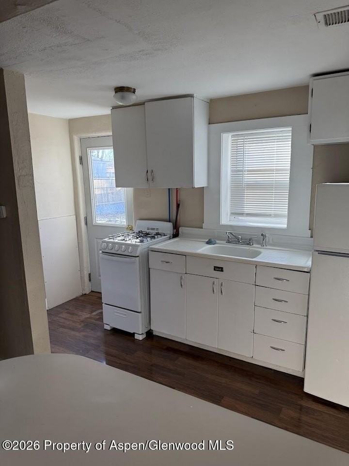 450 Washington St - Photo 7 of 15