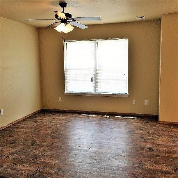 210 S Slopeside Dr - Photo 2 of 8