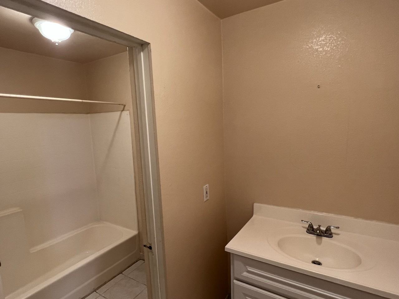 2230 S Hickory St - Photo 6 of 21