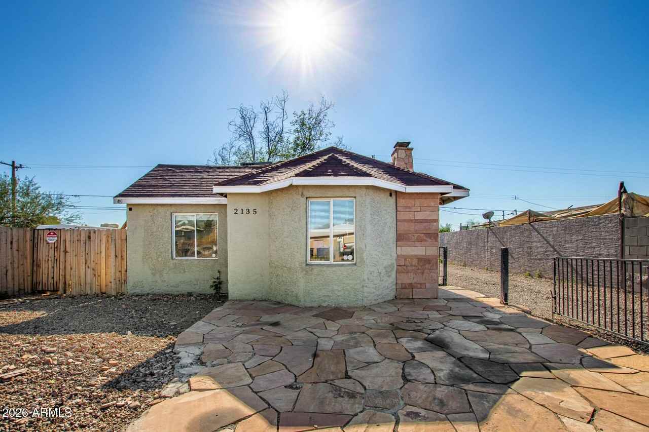 2135 W Hadley St Unit 3 #3