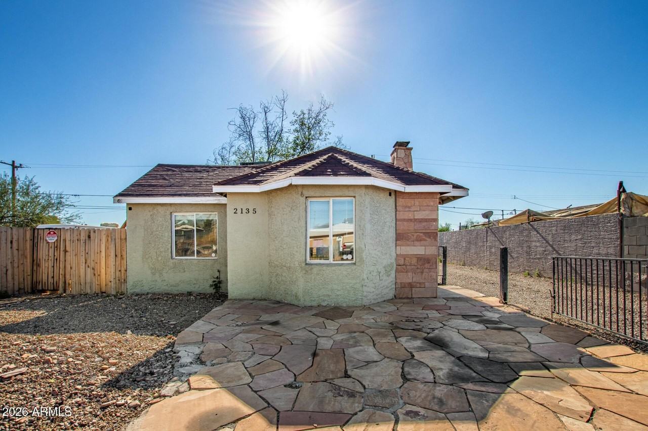 2135 W Hadley St Unit 1 #1