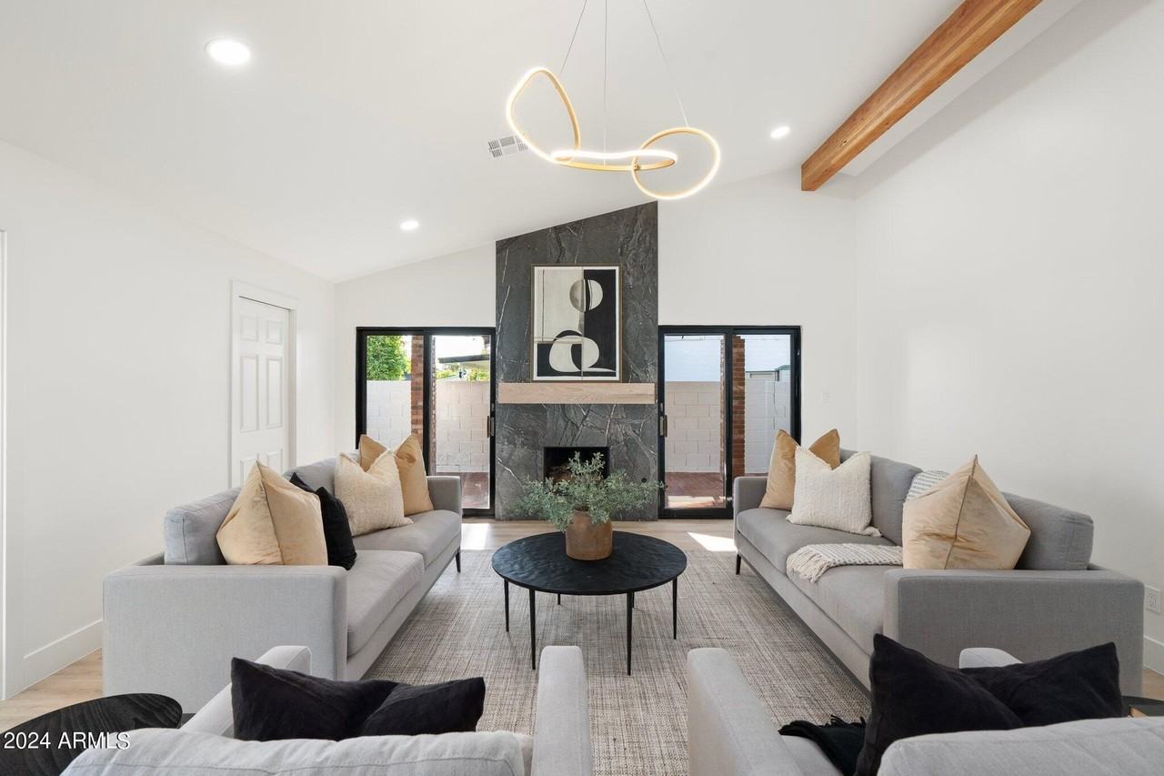 1643 W Griswold Rd - Photo 7 of 50