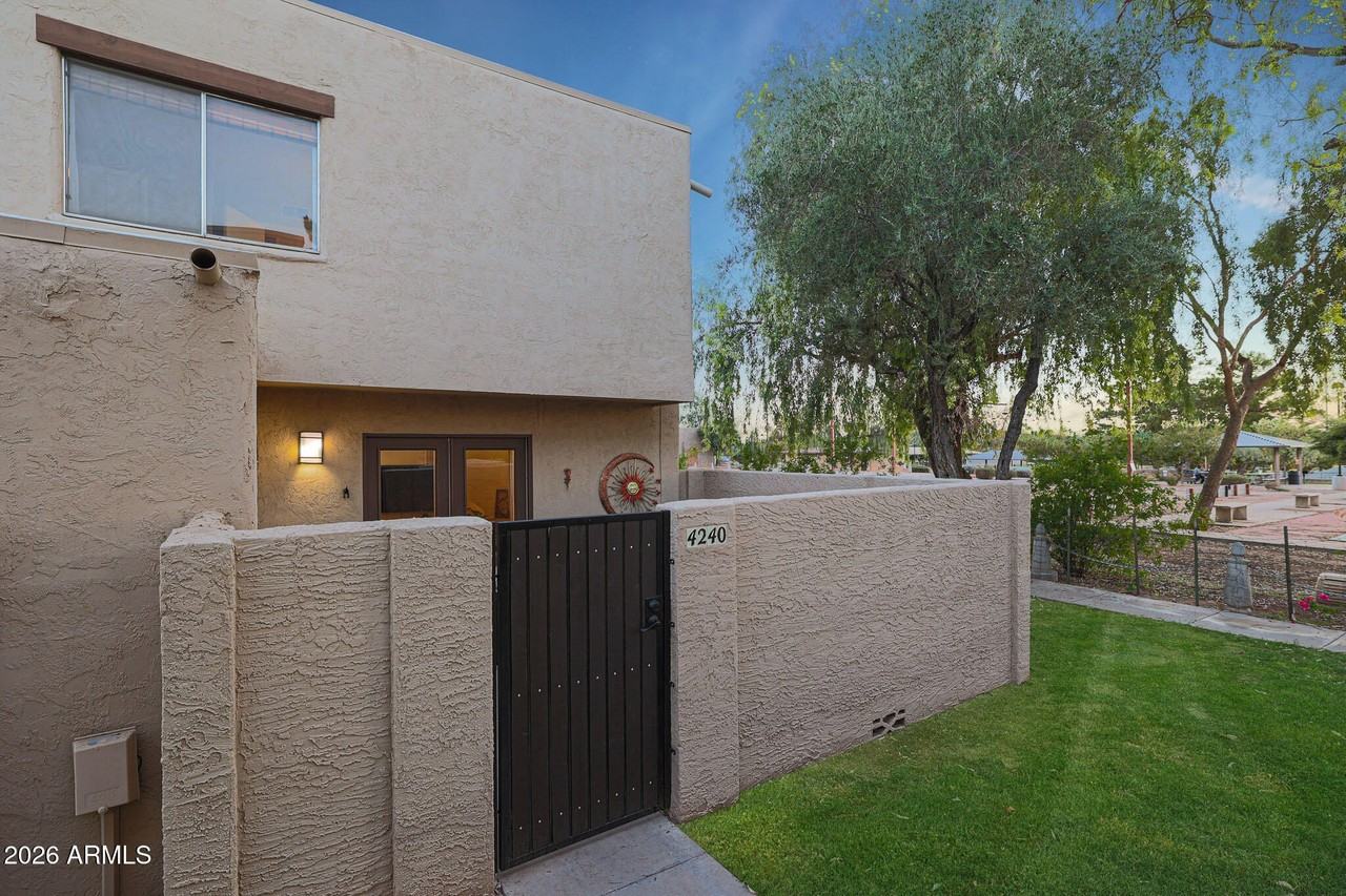 4240 N 81st St - Photo 7 of 33