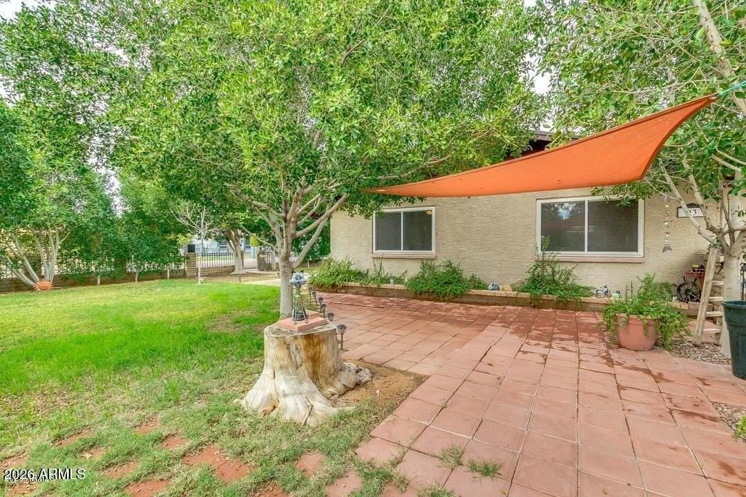 93 S 95th St - Photo 2 of 27