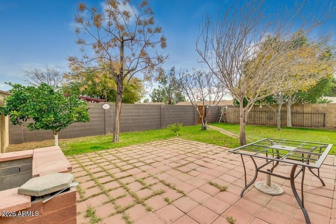 93 S 95th St - Photo 5 of 27