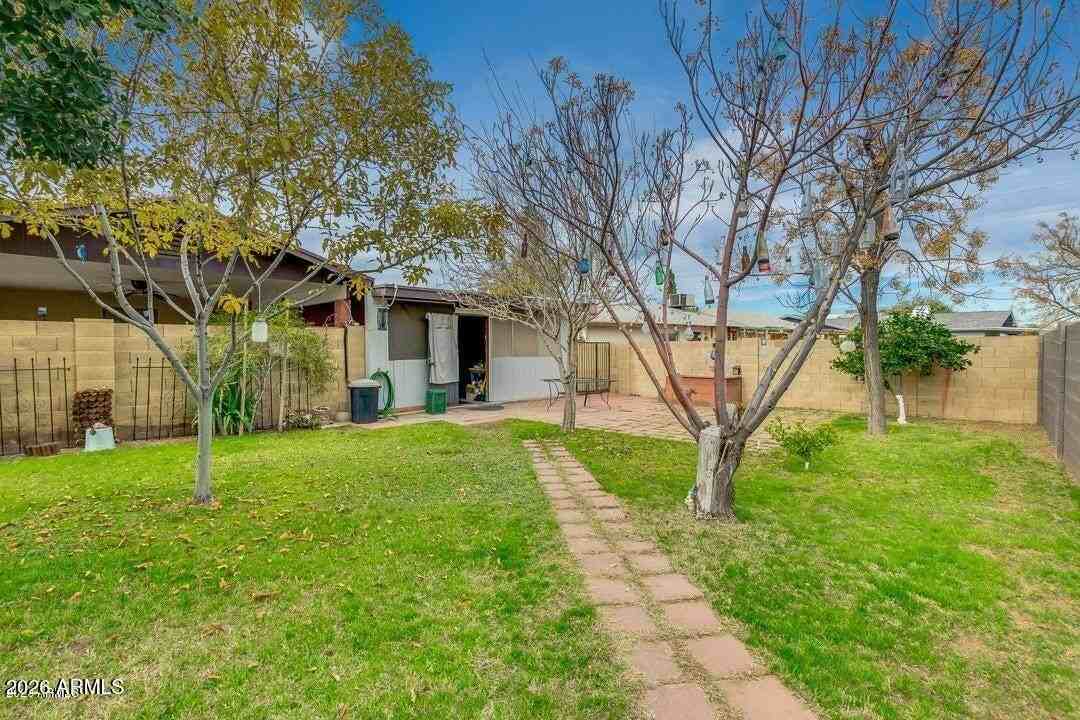 93 S 95th St - Photo 7 of 27