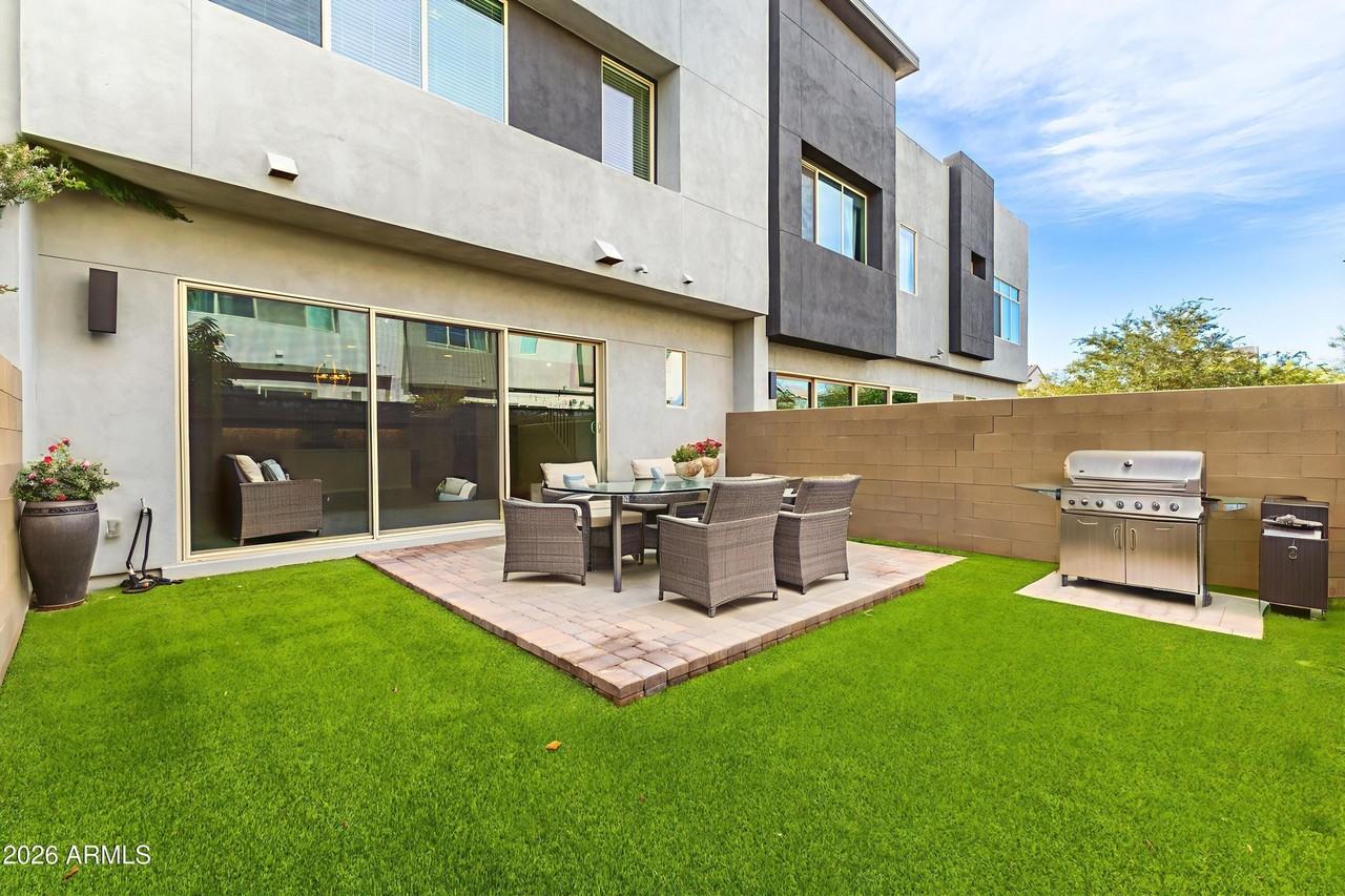 1970 W Desert Hollow Dr - Photo 6 of 6