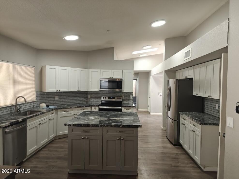 4038 E Thistle Landing Dr - Photo 3 of 9