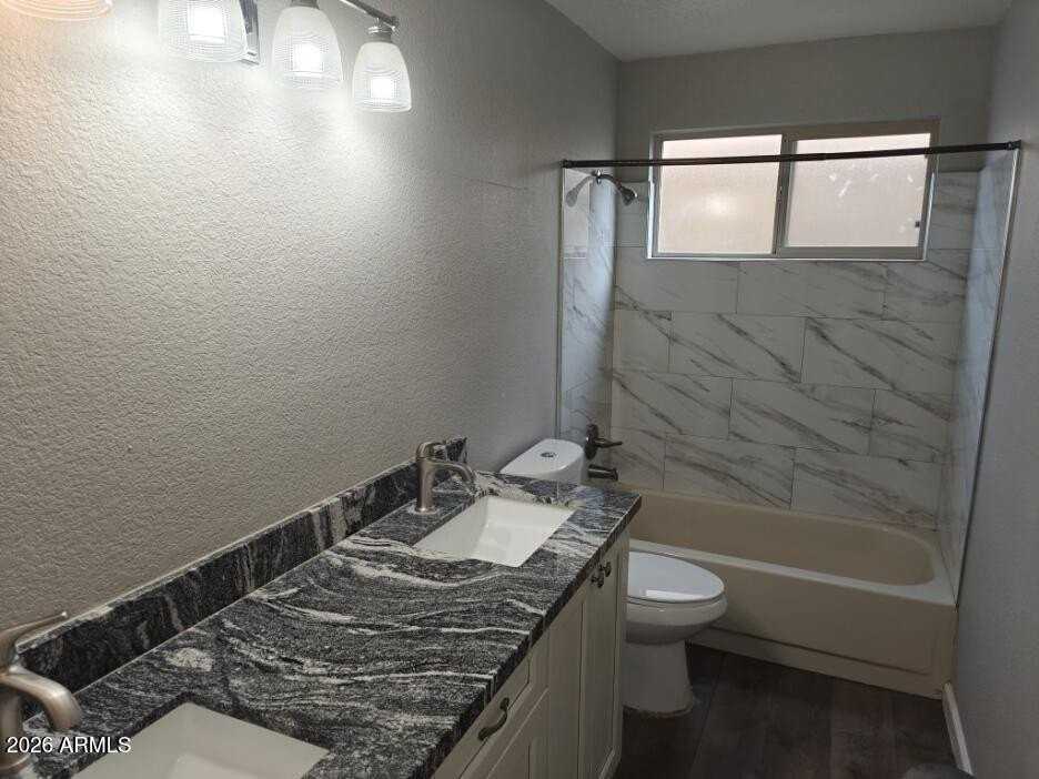 4038 E Thistle Landing Dr - Photo 5 of 9