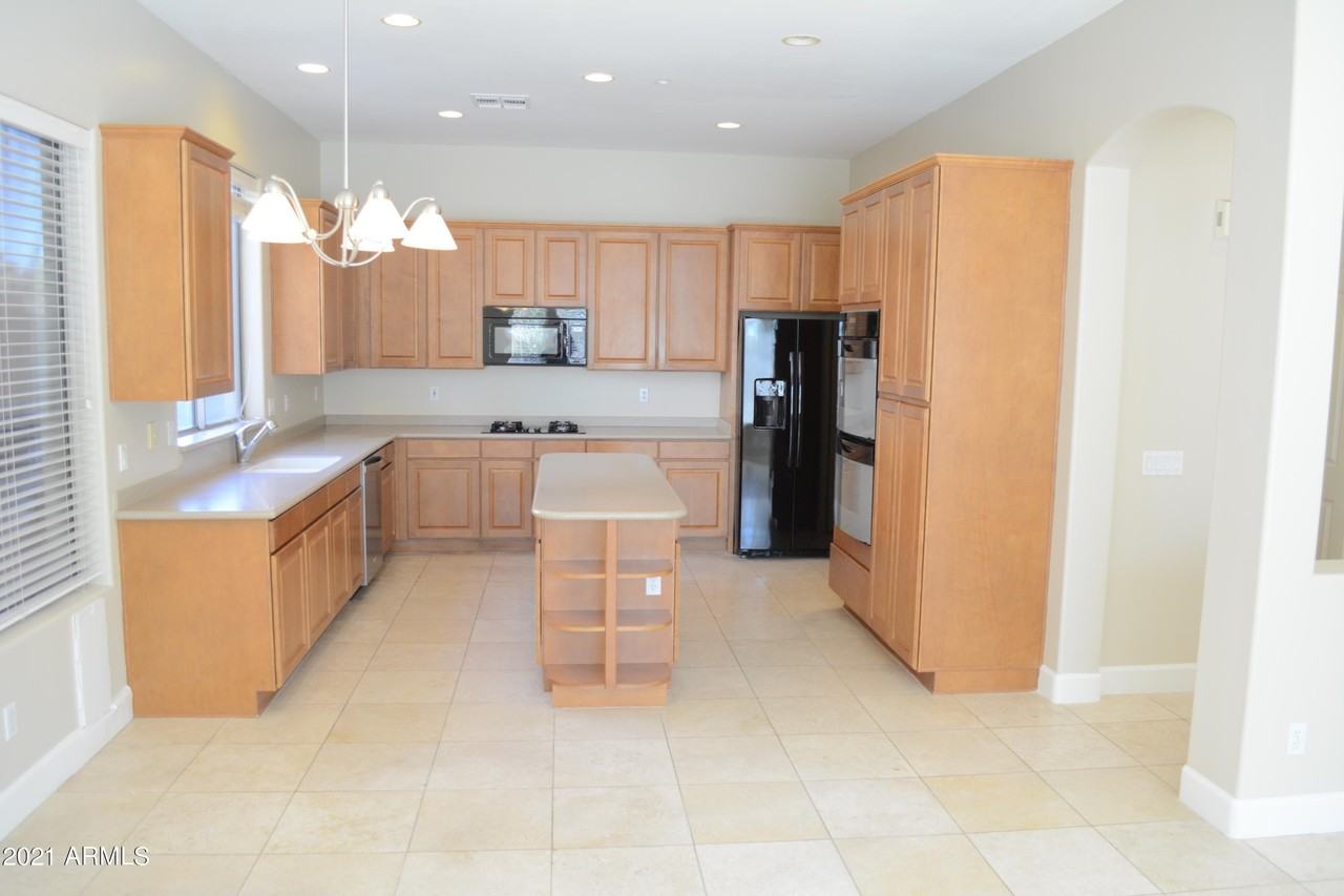 7637 E Calle De Las Brisas - Photo 3 of 21