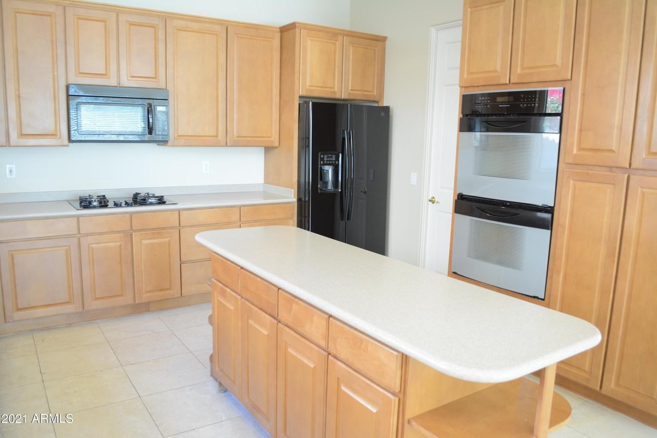 7637 E Calle De Las Brisas - Photo 4 of 21