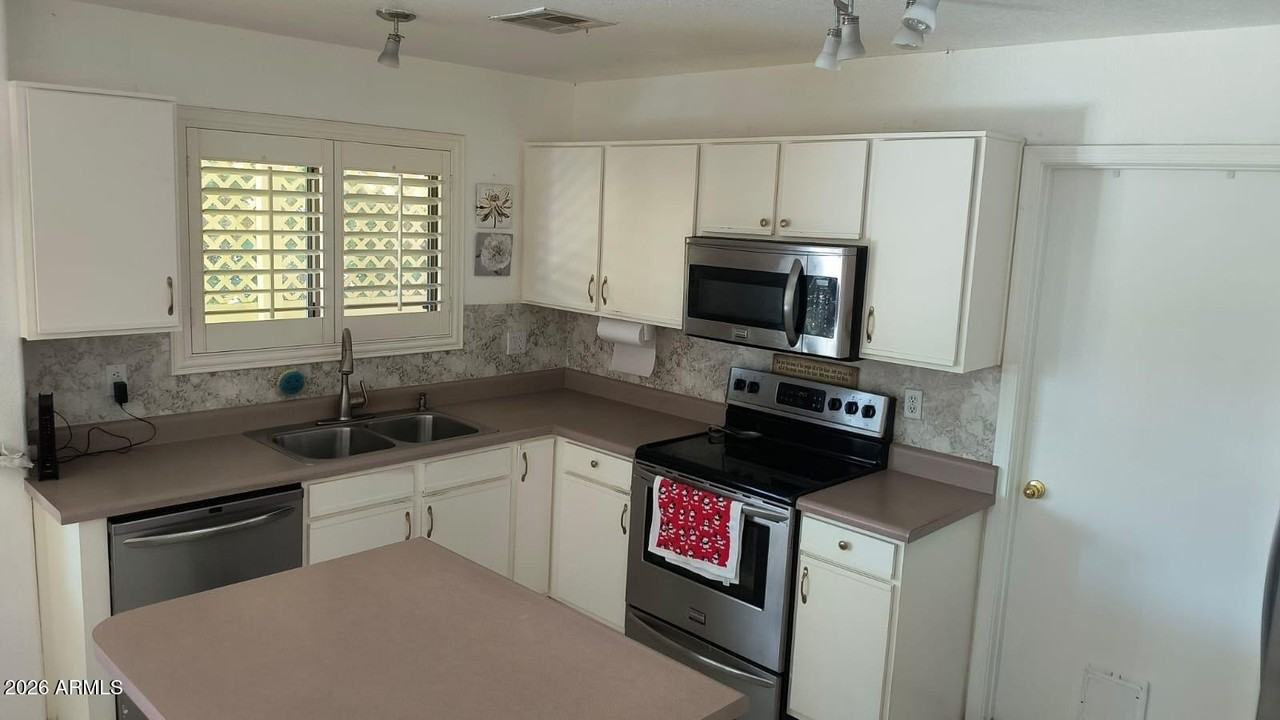 18170 N 89th Ln - Photo 3 of 14