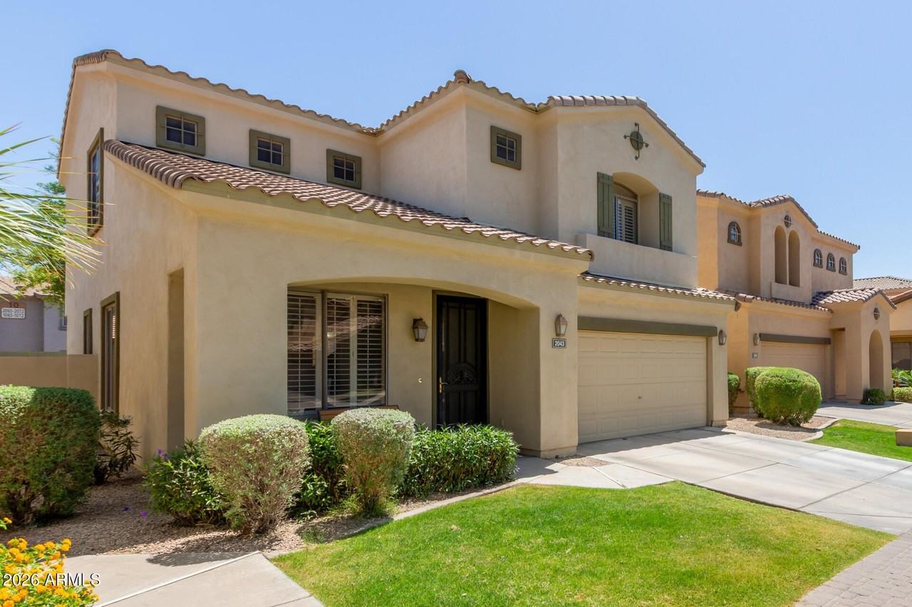 2043 W Periwinkle Way - Photo 4 of 38