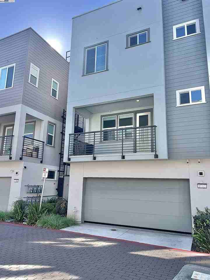 1712 17th St - Photo 2 of 31