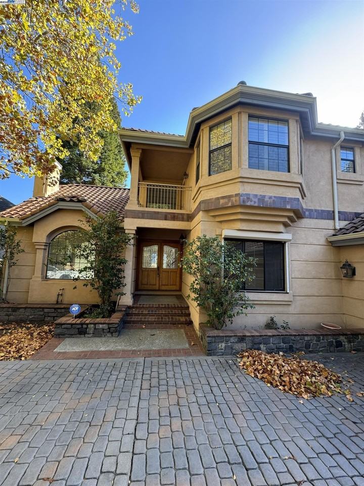 1295 Whispering Oaks Pl - Photo 2 of 23