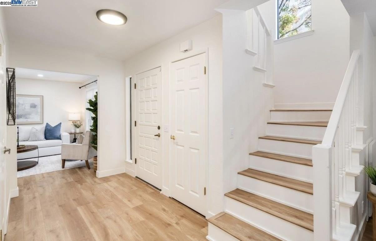 725 Old Creek Rd - Photo 6 of 38