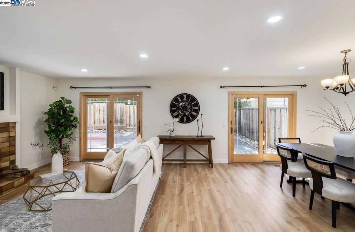 725 Old Creek Rd - Photo 7 of 38